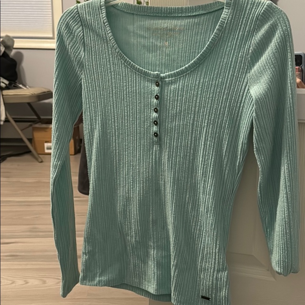Lightweight sweater